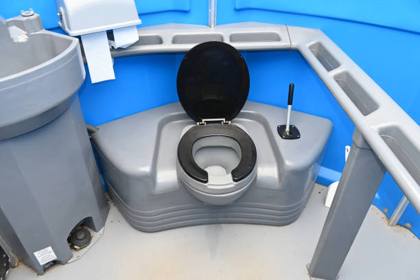 Best Portable restroom trailer rental  in Mcewen, TN